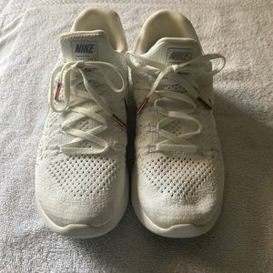 Nike Lunarepic Flyknit Low 2 White/Rose Gold Tennis Shoes